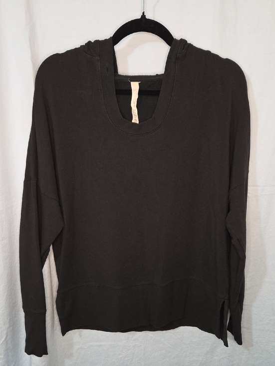 ALO Yoga Tops - G514. Alo Yoga Fluid Tunic Hoodie in Black - Size M